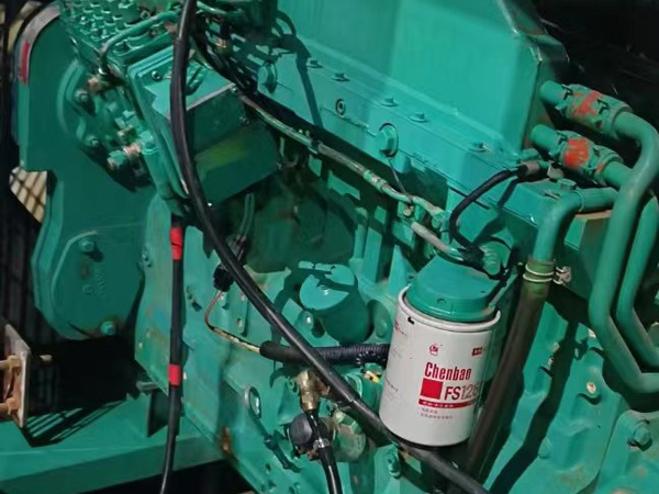 固镇如何确定新的发电机组控制系统是否与原系统兼容？